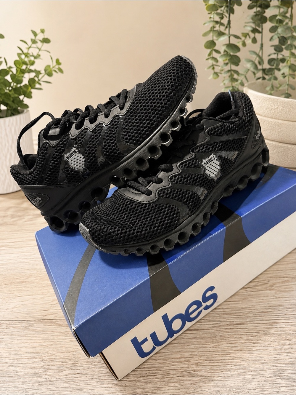 K-Swiss Black Men’s Athletic Tubes Sneakers S0001